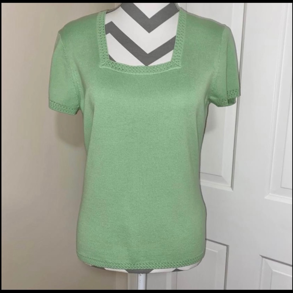 Ladies Medium Green Short Sleeve Sweater Top